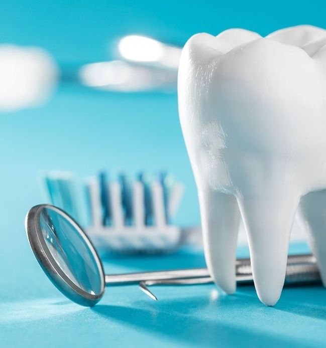 Zahninstrumente mit einem Modellzahn